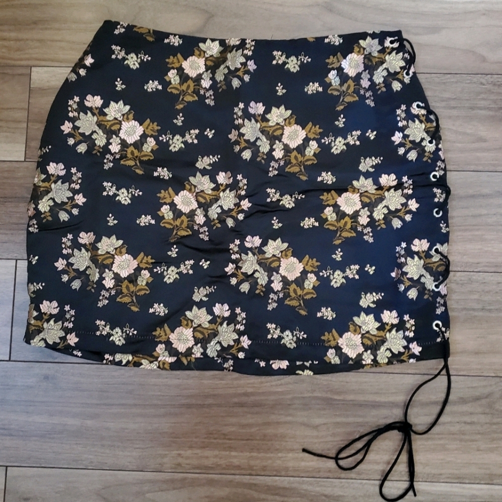 Satin jacquard mini skirt